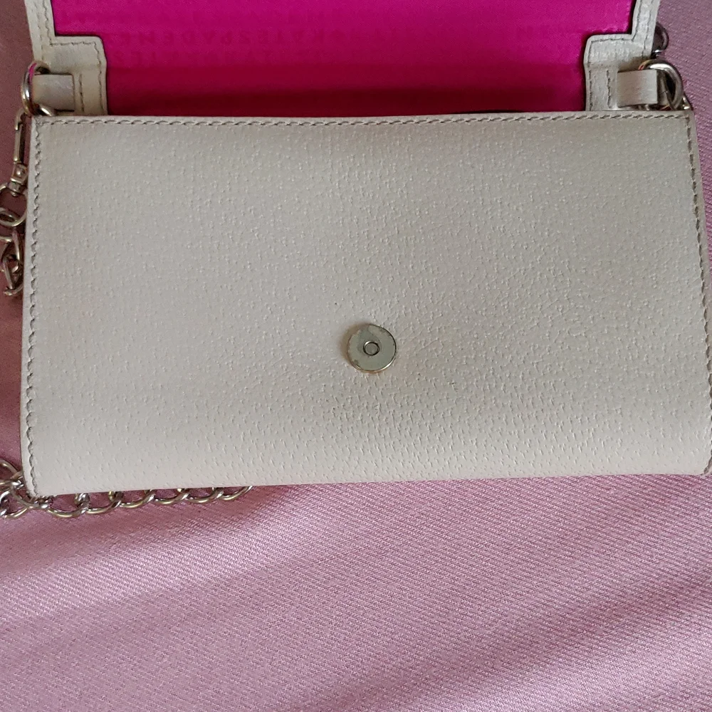 🎉Host Pick🎉Kate Spade Leather Mini Crossbody / Wallet - Picture 3 of 7